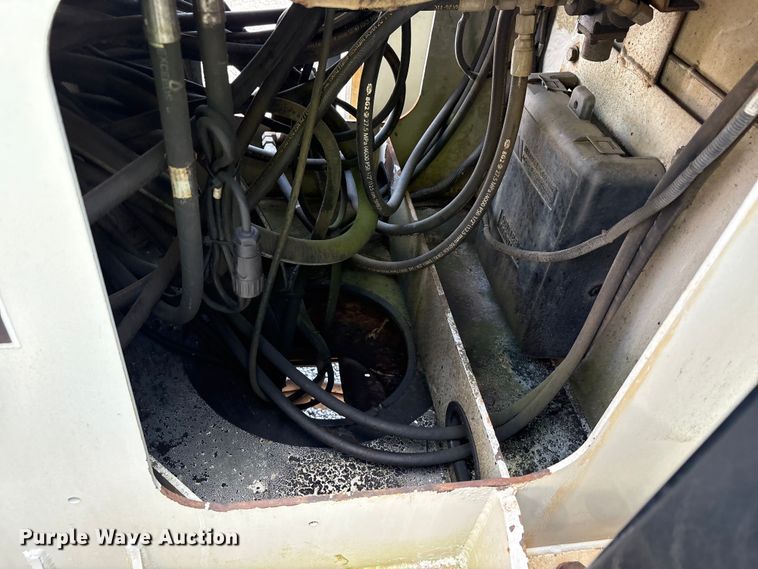 image for item YA0979 2013 Peterbilt 365 crane truck