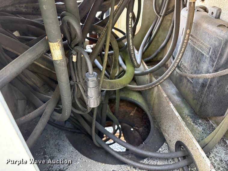 image for item YA0979 2013 Peterbilt 365 crane truck