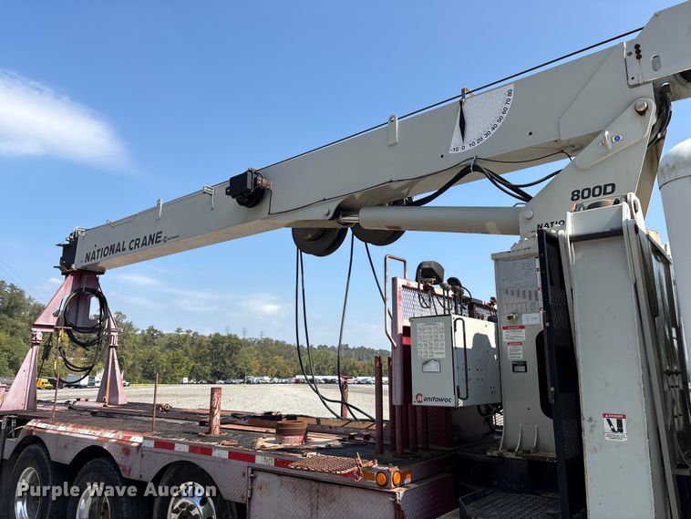 image for item YA0979 2013 Peterbilt 365 crane truck