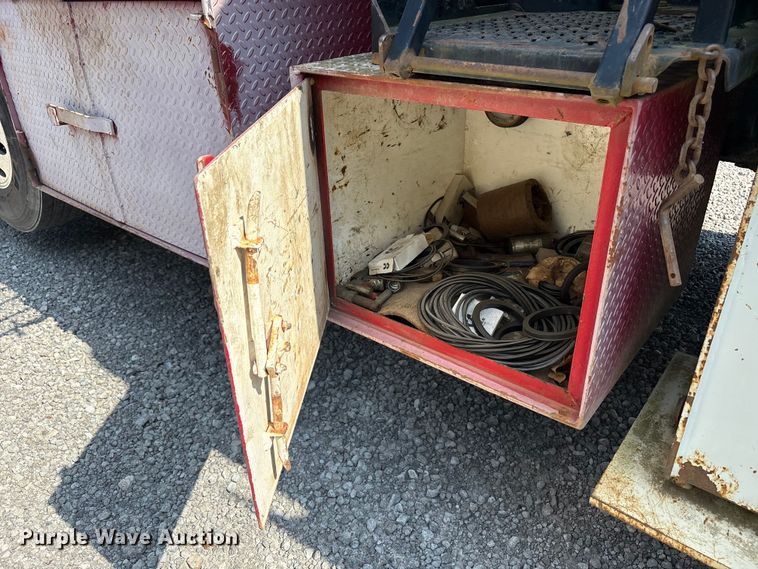 image for item YA0979 2013 Peterbilt 365 crane truck