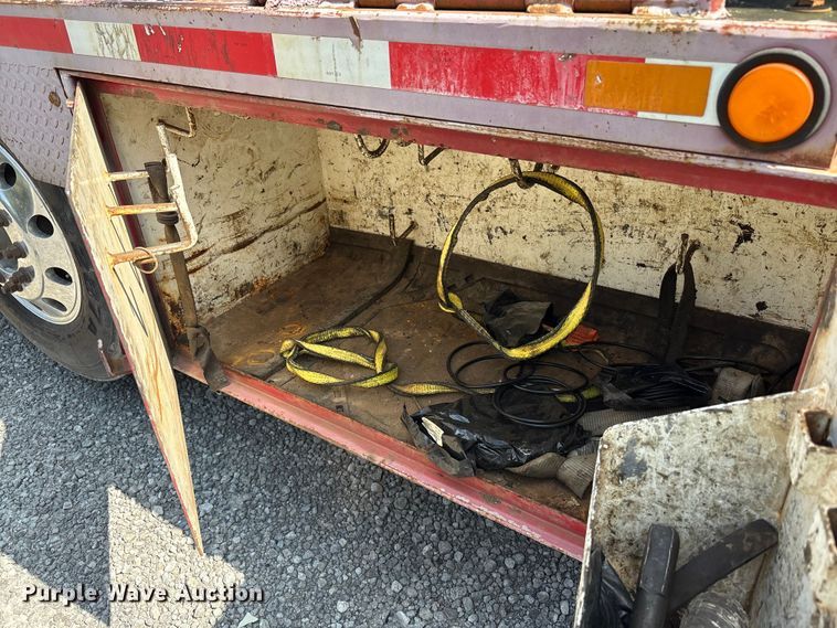 image for item YA0979 2013 Peterbilt 365 crane truck