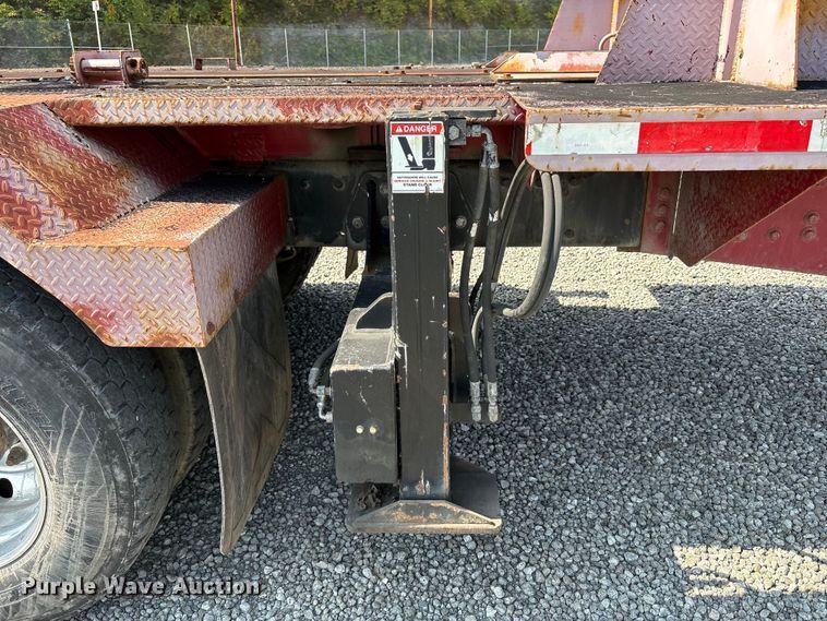 image for item YA0979 2013 Peterbilt 365 crane truck