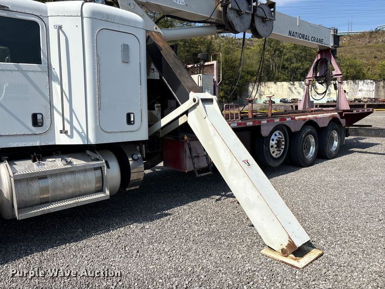 image for item YA0979 2013 Peterbilt 365 crane truck