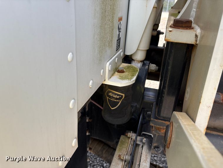 image for item YA0979 2013 Peterbilt 365 crane truck