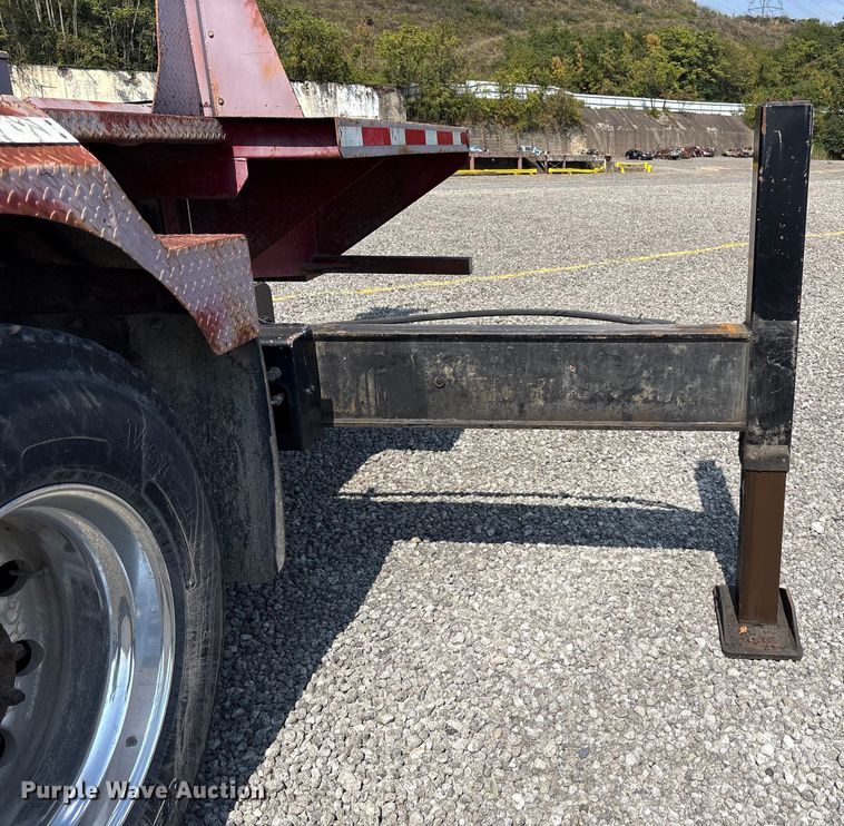 image for item YA0979 2013 Peterbilt 365 crane truck