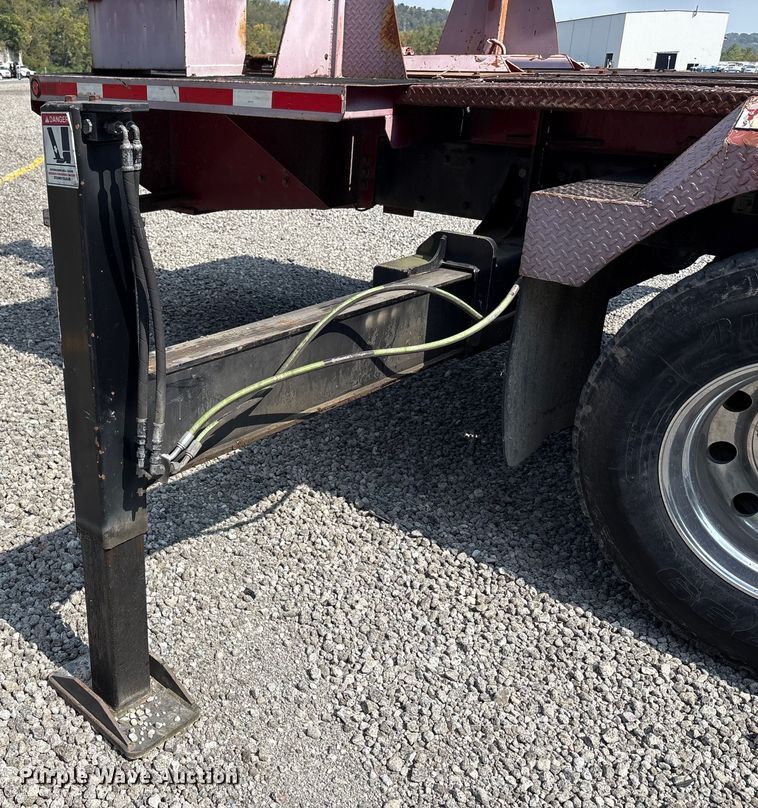 image for item YA0979 2013 Peterbilt 365 crane truck