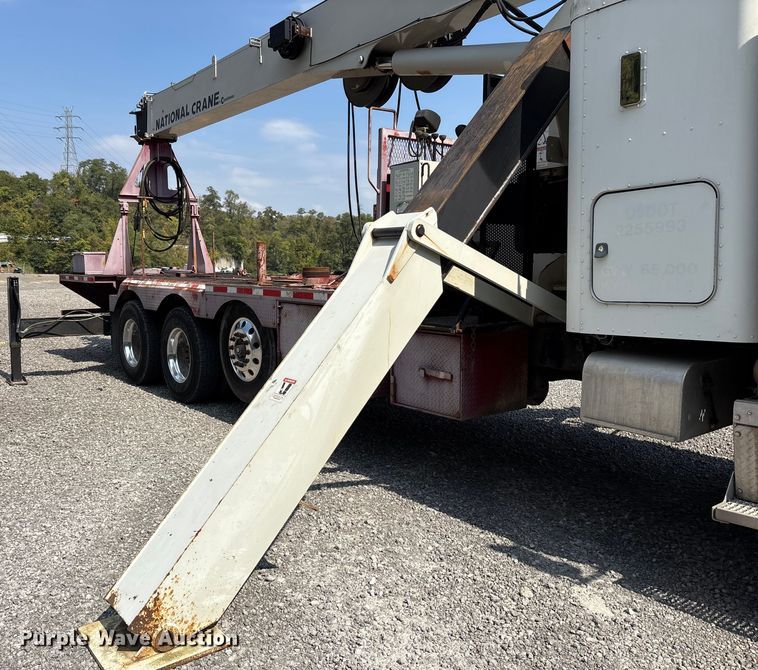 image for item YA0979 2013 Peterbilt 365 crane truck