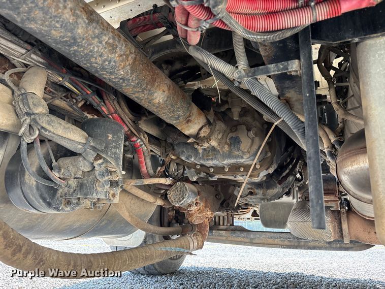 image for item YA0979 2013 Peterbilt 365 crane truck