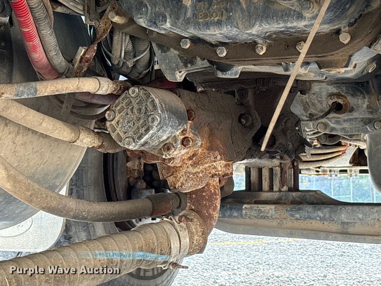 image for item YA0979 2013 Peterbilt 365 crane truck