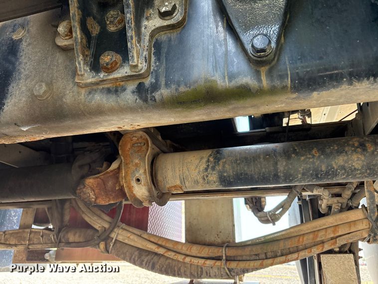 image for item YA0979 2013 Peterbilt 365 crane truck