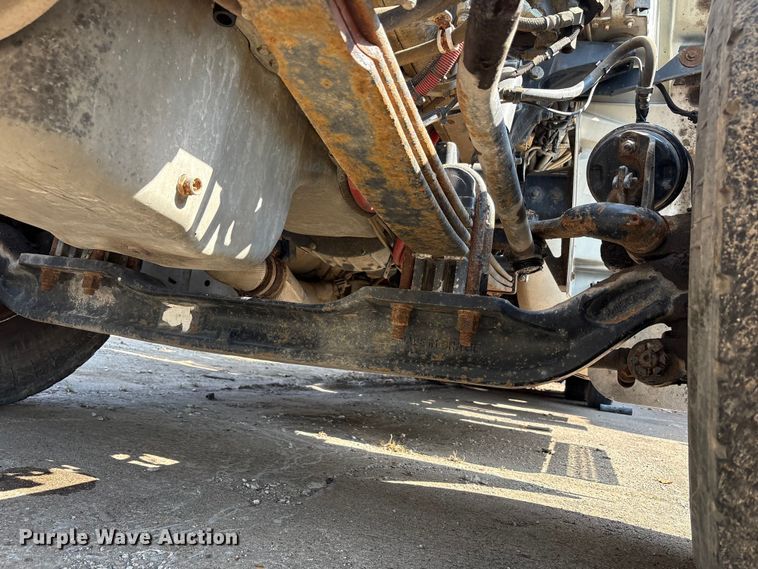 image for item YA0979 2013 Peterbilt 365 crane truck