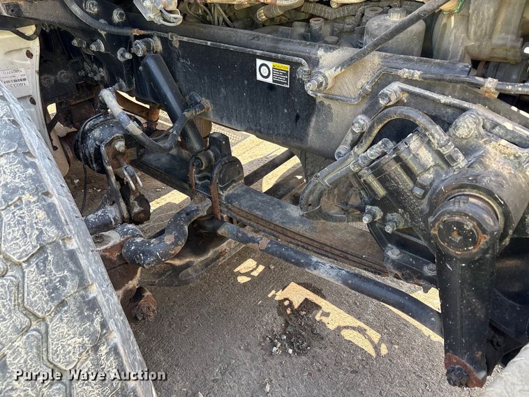 image for item YA0979 2013 Peterbilt 365 crane truck