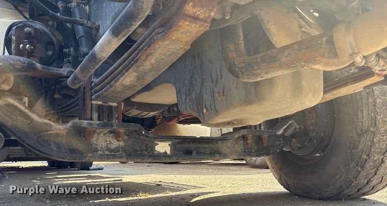 image for item YA0979 2013 Peterbilt 365 crane truck