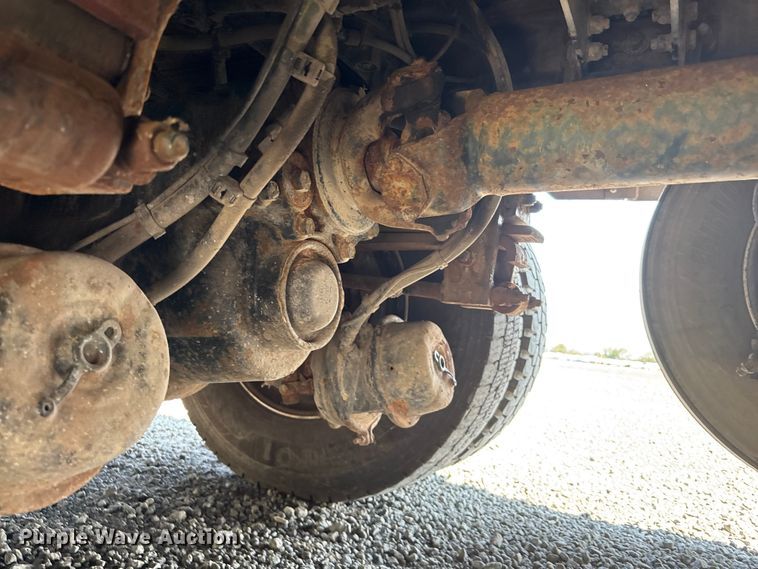 image for item YA0979 2013 Peterbilt 365 crane truck