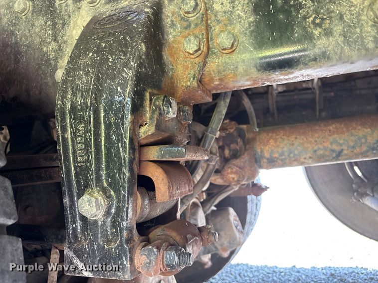 image for item YA0979 2013 Peterbilt 365 crane truck