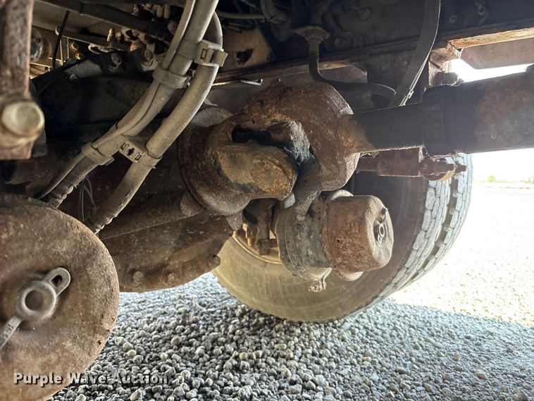 image for item YA0979 2013 Peterbilt 365 crane truck