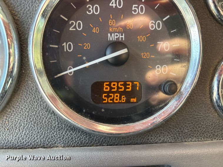 image for item YA0979 2013 Peterbilt 365 crane truck