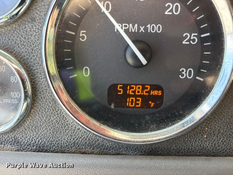 image for item YA0979 2013 Peterbilt 365 crane truck