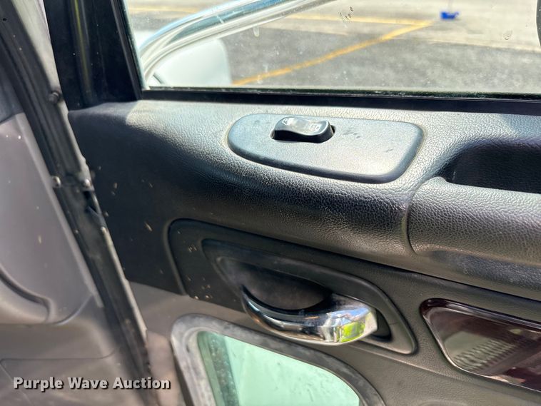 image for item YA0979 2013 Peterbilt 365 crane truck