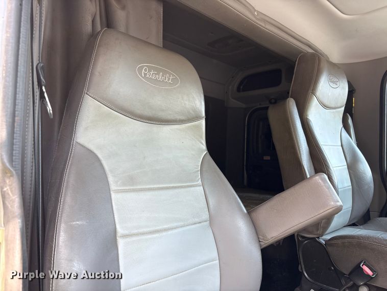 image for item YA0979 2013 Peterbilt 365 crane truck