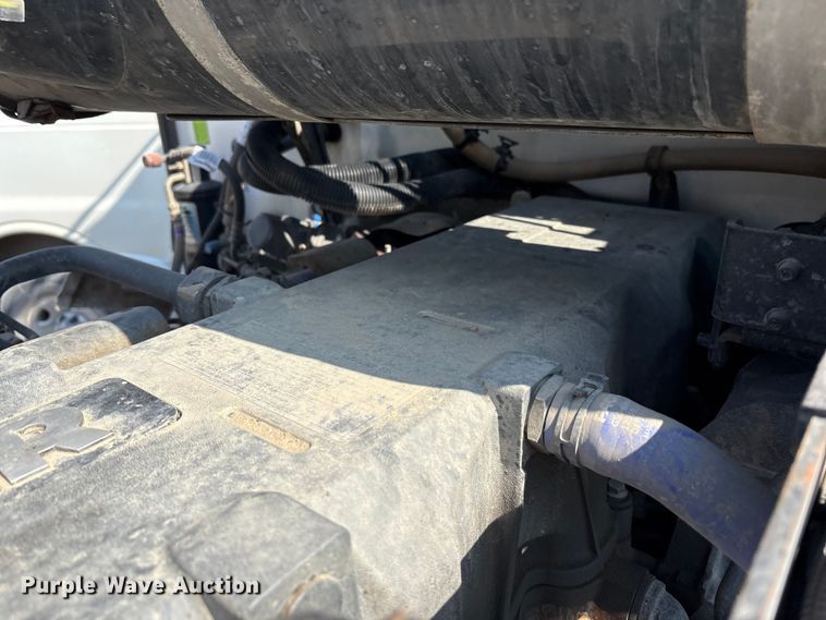 image for item YA0979 2013 Peterbilt 365 crane truck