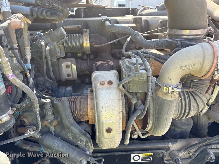 image for item YA0979 2013 Peterbilt 365 crane truck