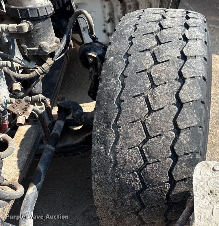 image for item YA0979 2013 Peterbilt 365 crane truck