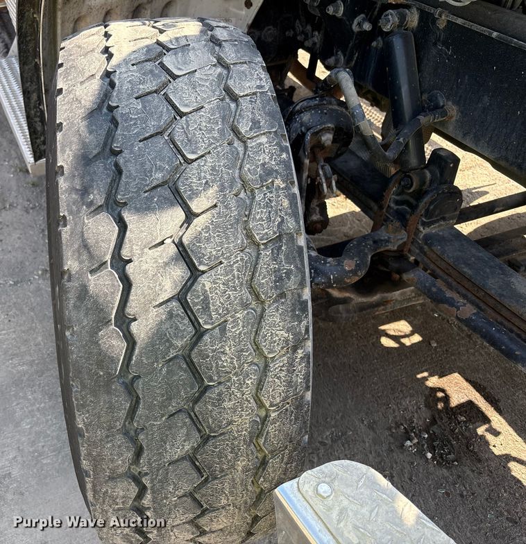 image for item YA0979 2013 Peterbilt 365 crane truck