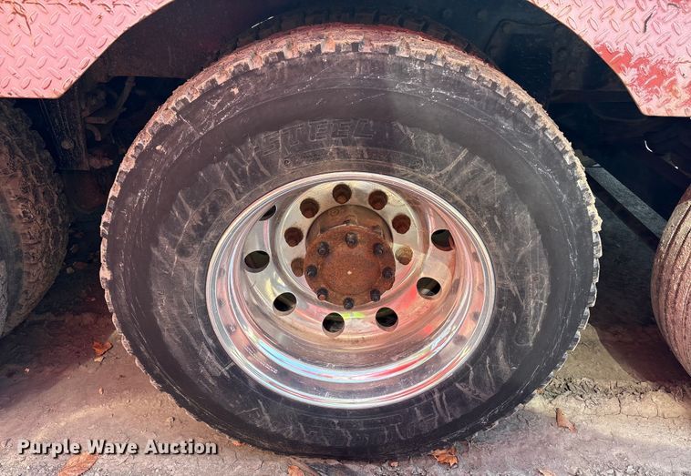 image for item YA0979 2013 Peterbilt 365 crane truck