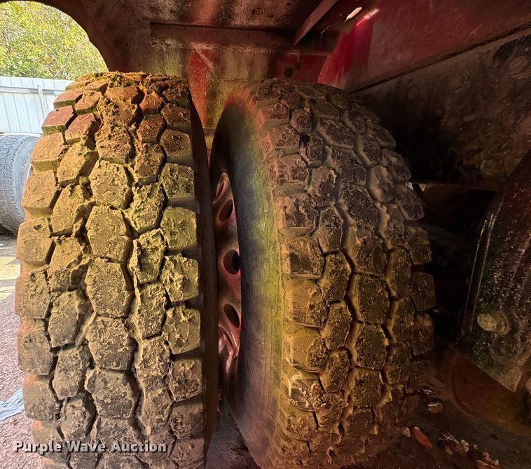 image for item YA0979 2013 Peterbilt 365 crane truck