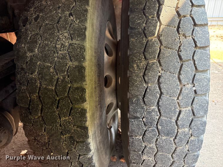 image for item YA0979 2013 Peterbilt 365 crane truck