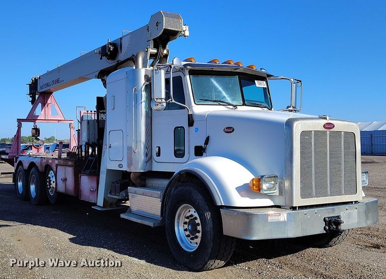 image for item YA0980 2011 Peterbilt 365 crane truck