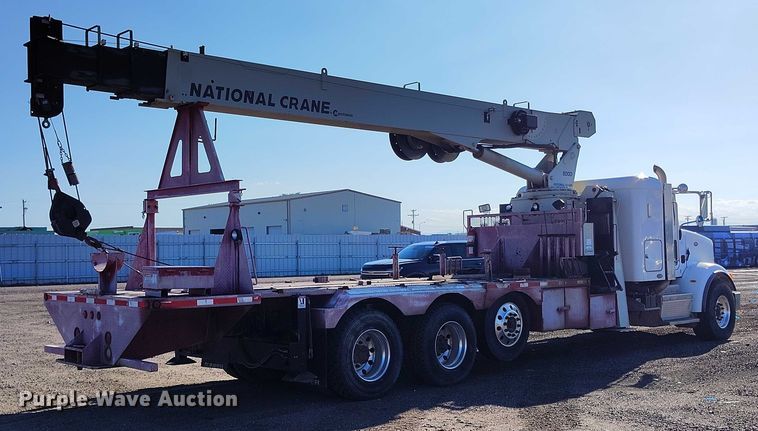 image for item YA0980 2011 Peterbilt 365 crane truck
