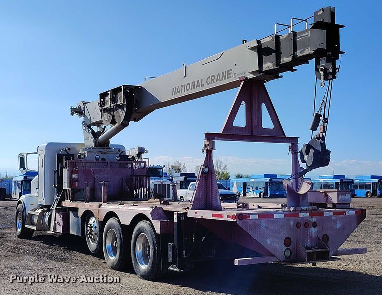 image for item YA0980 2011 Peterbilt 365 crane truck