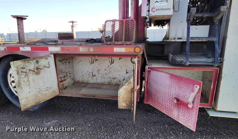 image for item YA0980 2011 Peterbilt 365 crane truck