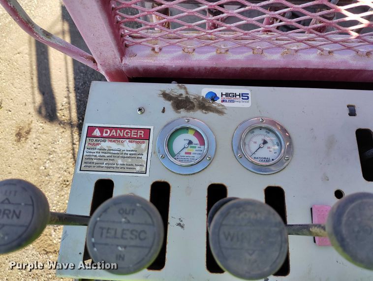 image for item YA0980 2011 Peterbilt 365 crane truck