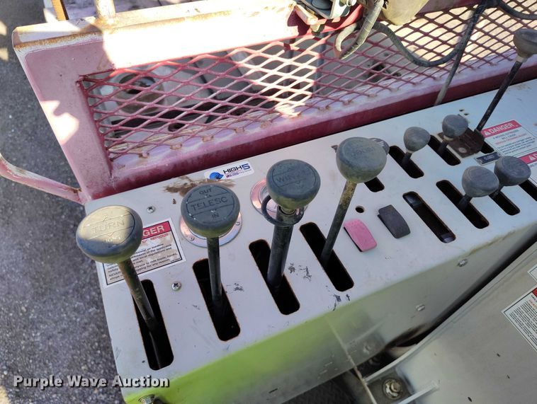 image for item YA0980 2011 Peterbilt 365 crane truck