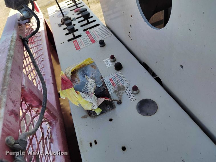 image for item YA0980 2011 Peterbilt 365 crane truck