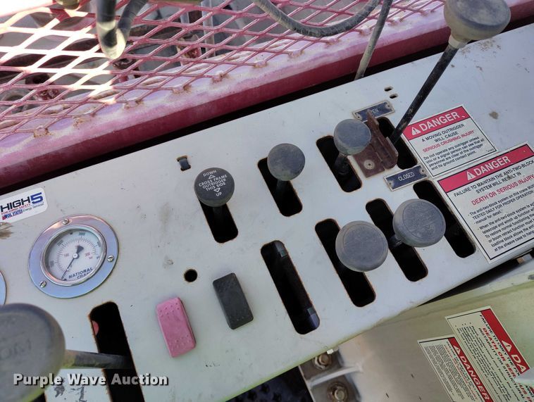 image for item YA0980 2011 Peterbilt 365 crane truck