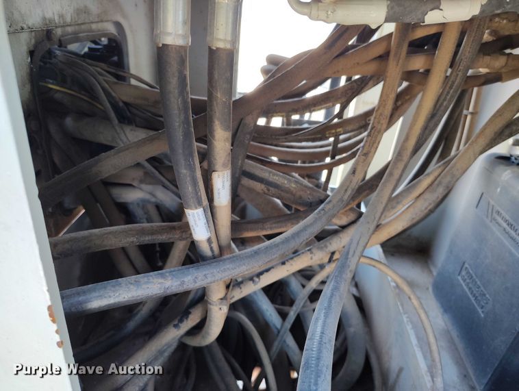 image for item YA0980 2011 Peterbilt 365 crane truck