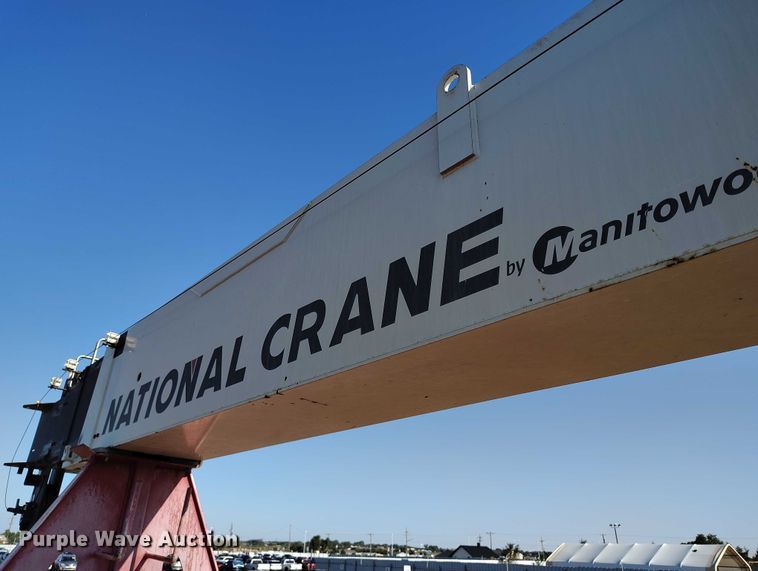 image for item YA0980 2011 Peterbilt 365 crane truck