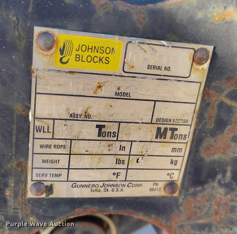 image for item YA0980 2011 Peterbilt 365 crane truck