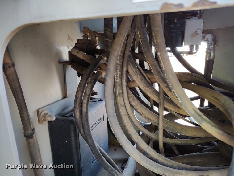 image for item YA0980 2011 Peterbilt 365 crane truck