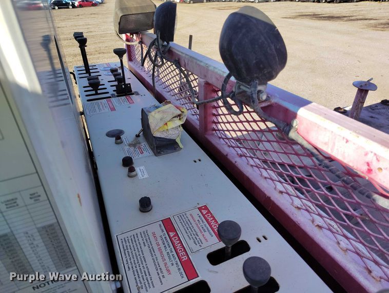 image for item YA0980 2011 Peterbilt 365 crane truck