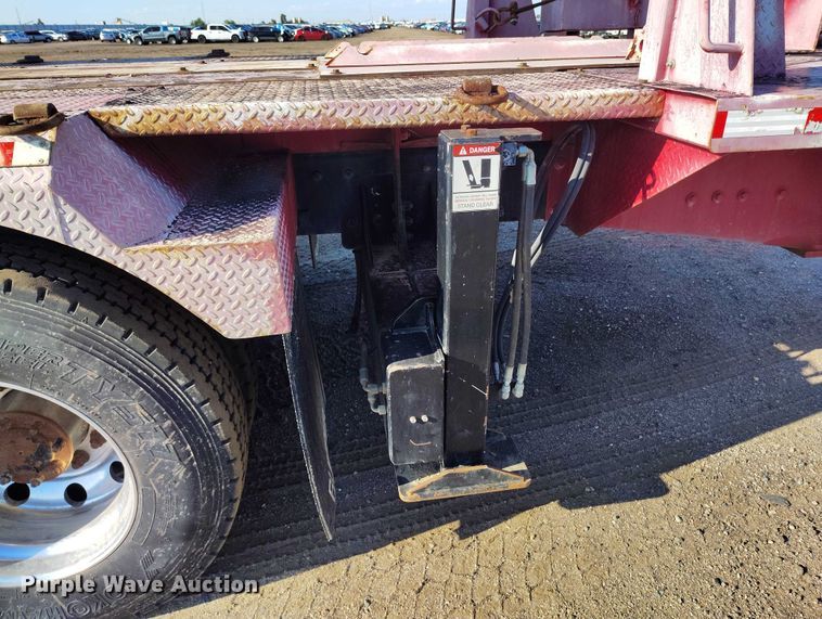 image for item YA0980 2011 Peterbilt 365 crane truck