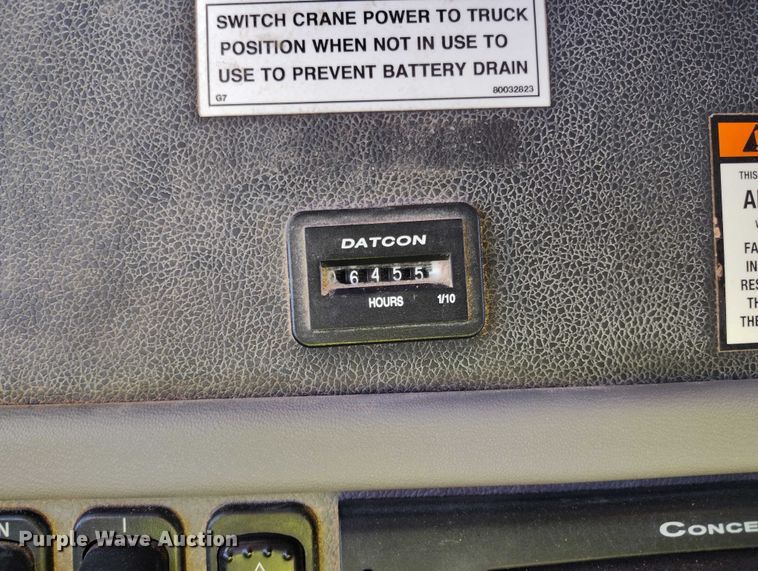 image for item YA0980 2011 Peterbilt 365 crane truck