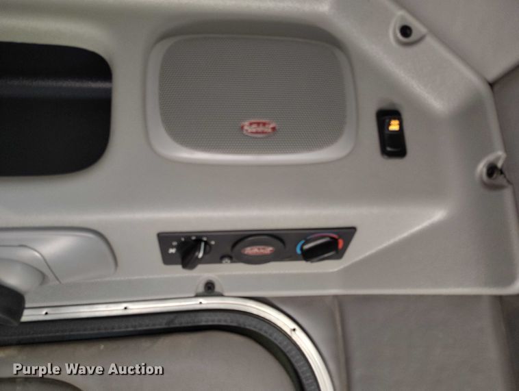 image for item YA0980 2011 Peterbilt 365 crane truck