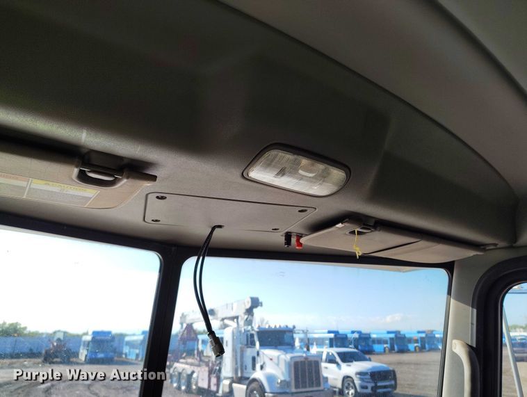 image for item YA0980 2011 Peterbilt 365 crane truck