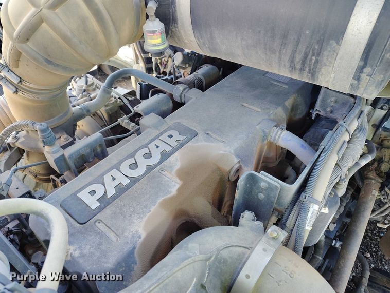 image for item YA0980 2011 Peterbilt 365 crane truck