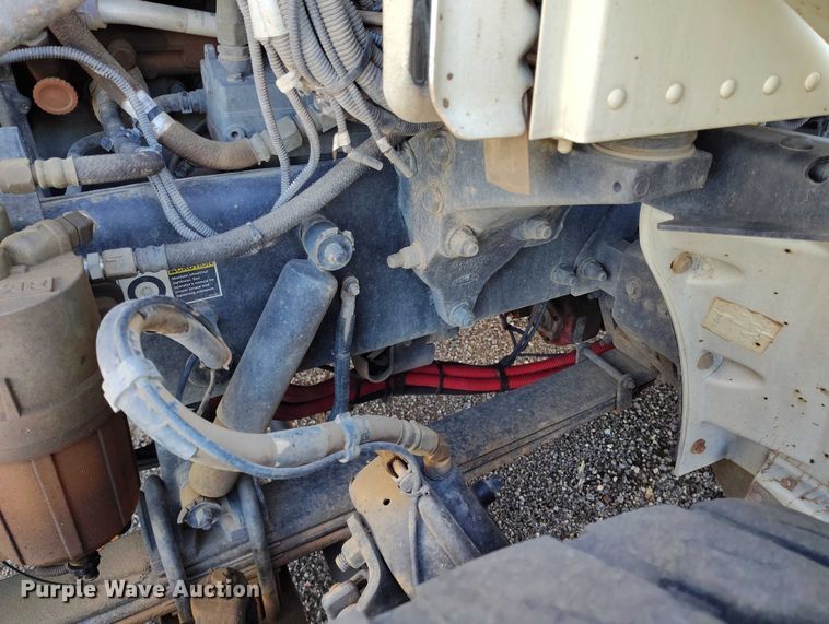 image for item YA0980 2011 Peterbilt 365 crane truck